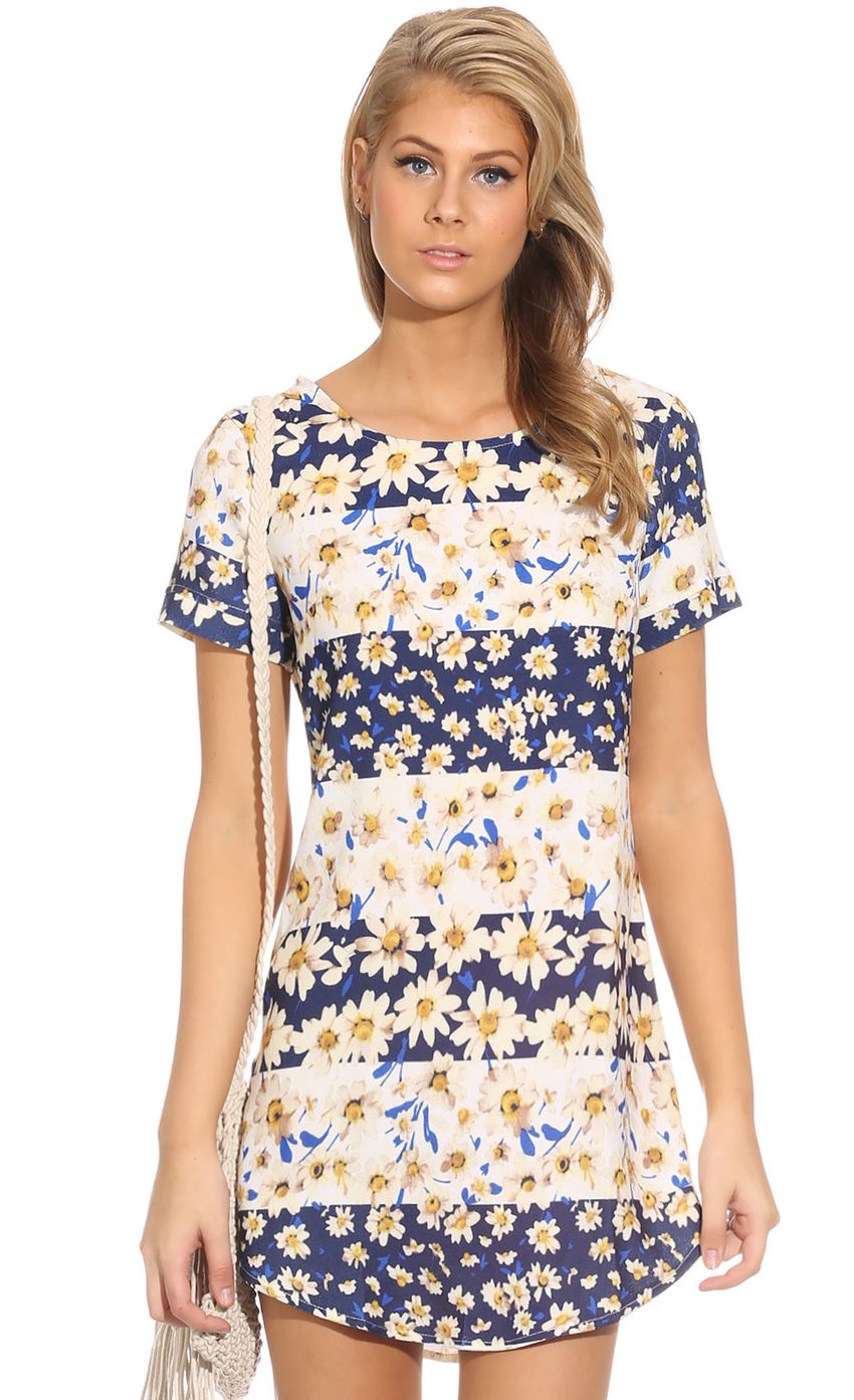 Picture BETTER TOGETHER DRESS. Source: https://media-img.lucyinthesky.com/data/Apr14_1/850xAUTO/0Y5A2698.JPG