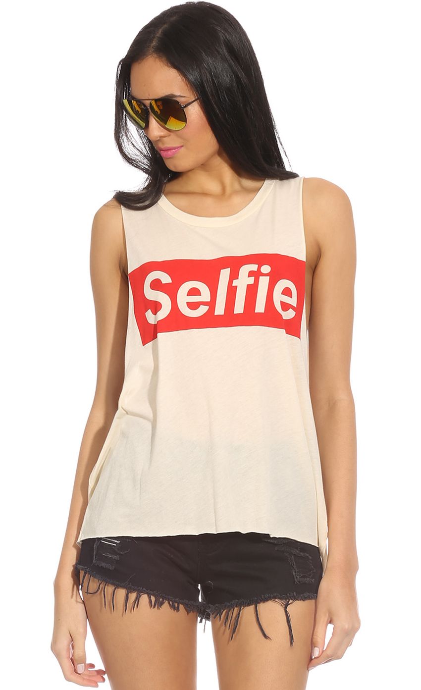 Picture SELFIE PERFECT TOP. Source: https://media-img.lucyinthesky.com/data/Apr14_2/850xAUTO/0Y5A4032.JPG