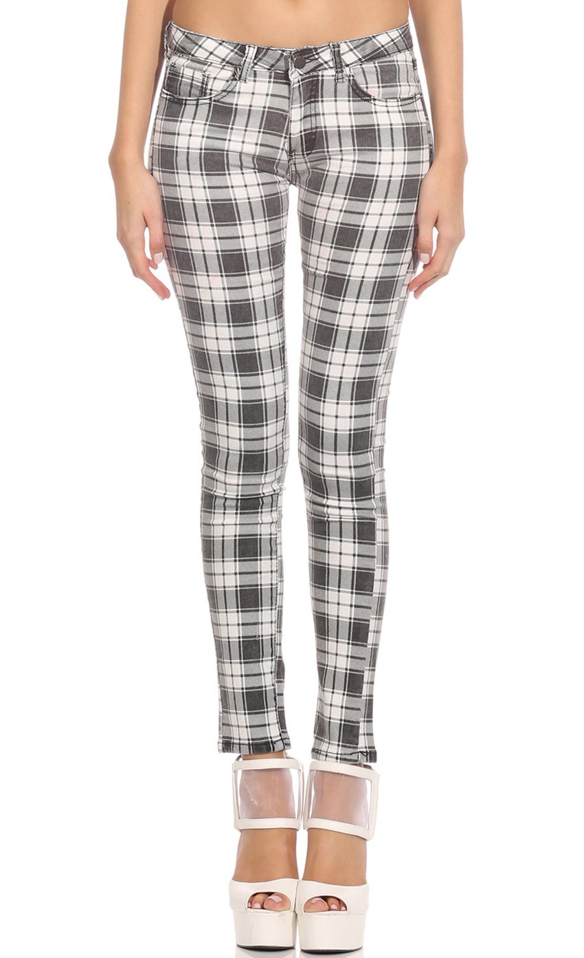 Picture DOWN THE LINE PANT. Source: https://media-img.lucyinthesky.com/data/Apr14_2/850xAUTO/0Y5A6216.JPG