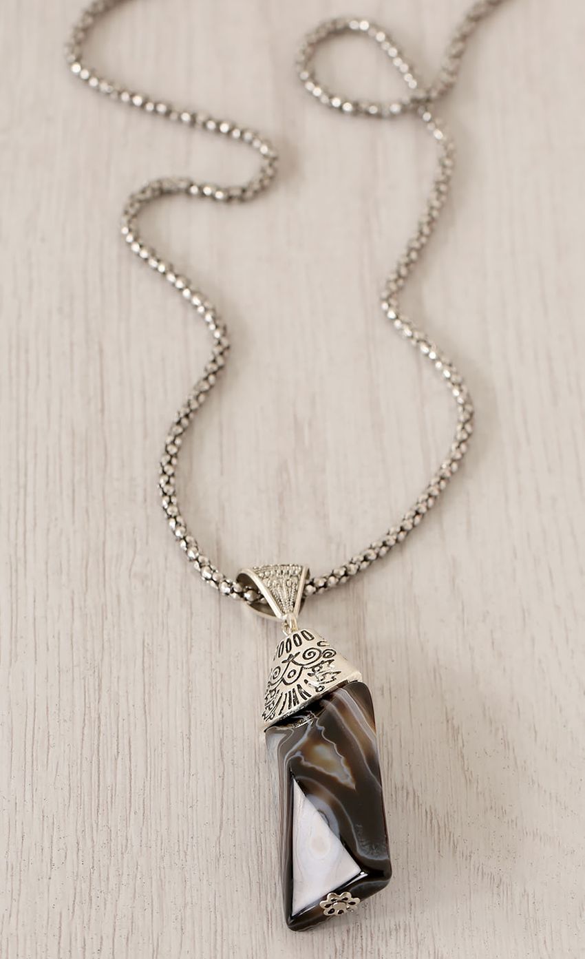 Picture Silver Chain Necklace with Dark Stone. Source: https://media-img.lucyinthesky.com/data/Apr15_1/850xAUTO/0Y5A2736.JPG