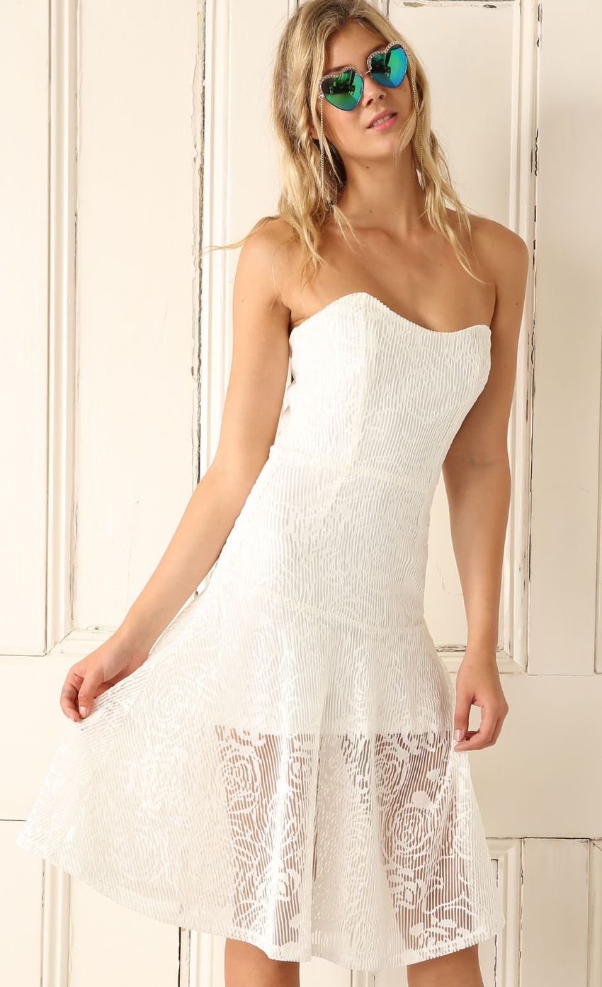 Picture Lace Strapless Flare Dress. Source: https://media-img.lucyinthesky.com/data/Apr15_1/850xAUTO/0Y5A8654.JPG