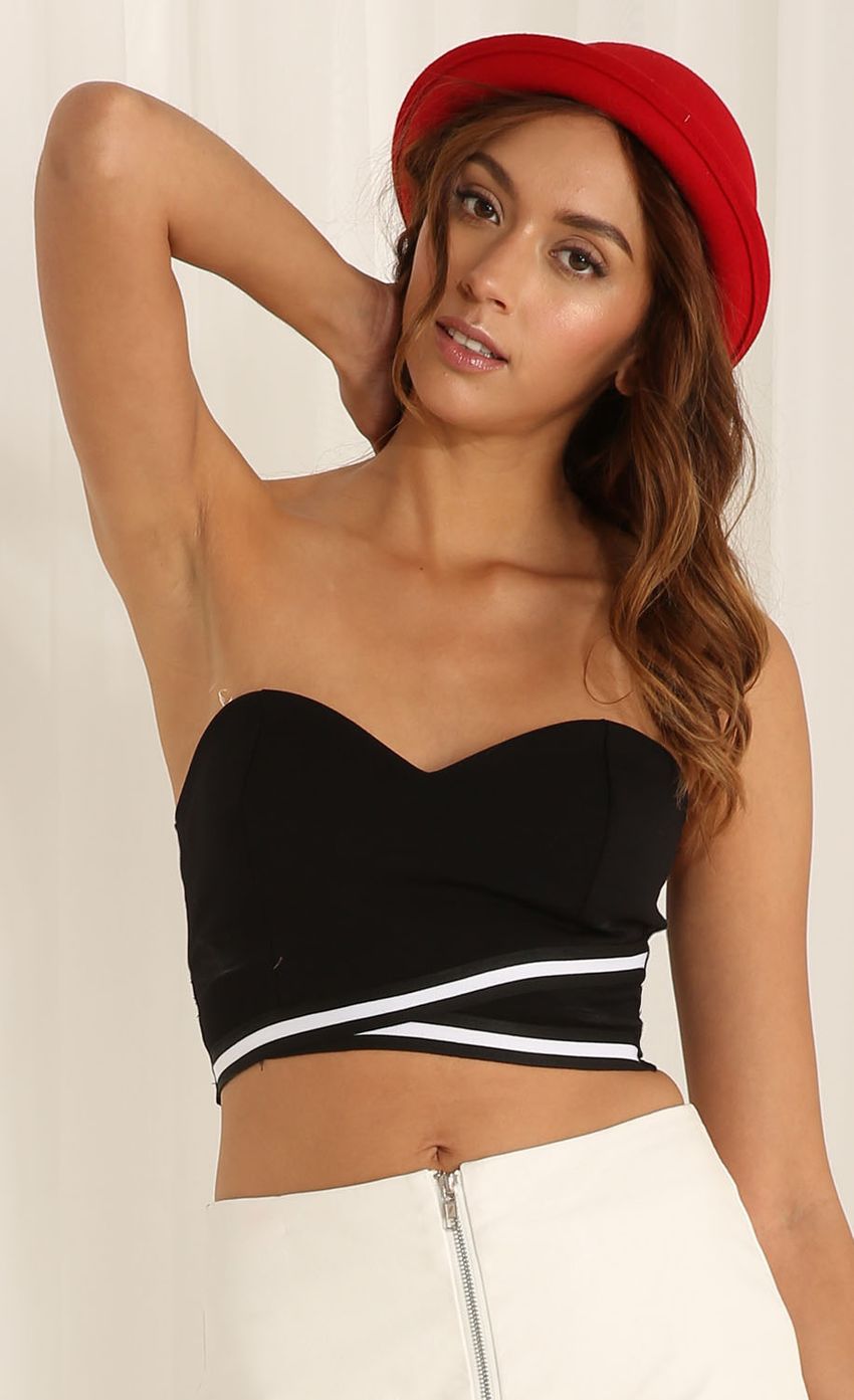 Picture White Stripe Strapless Crop Top. Source: https://media-img.lucyinthesky.com/data/Apr15_2/850xAUTO/0Y5A3566F.JPG