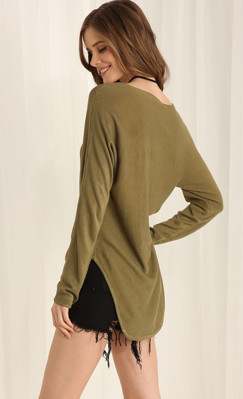 Picture Olive Fab Top. Source: https://media-img.lucyinthesky.com/data/Apr15_2/850xAUTO/0Y5A4031.JPG