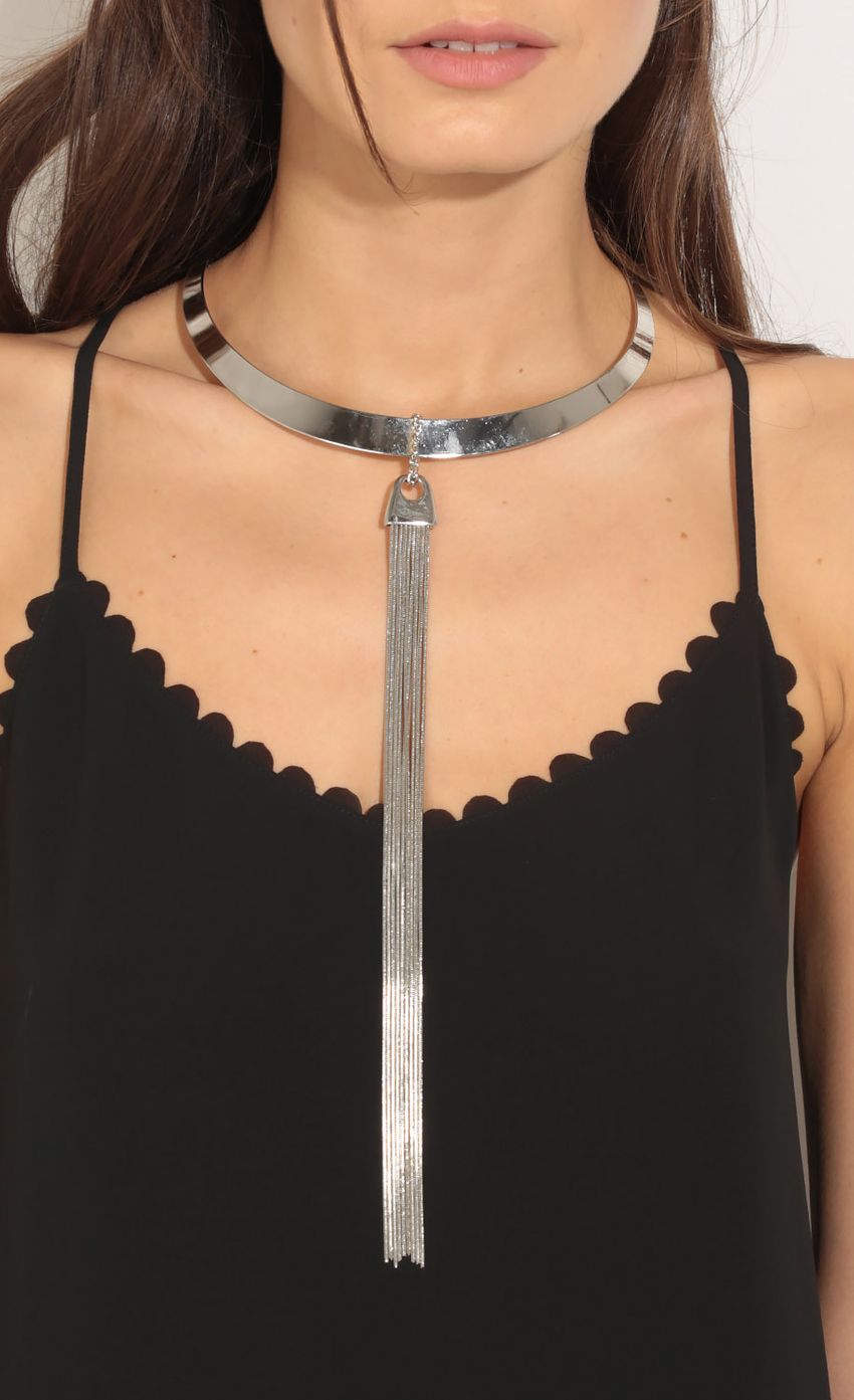 Picture Metal Fringe Collar Necklace In Silver. Source: https://media-img.lucyinthesky.com/data/Apr16_1/850xAUTO/0Y5A5889.JPG