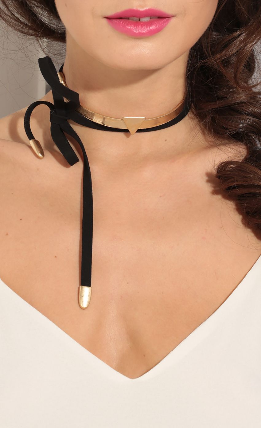 Picture Choker And Cord Necklace In Black And Gold. Source: https://media-img.lucyinthesky.com/data/Apr16_2/850xAUTO/0Y5A9763.JPG