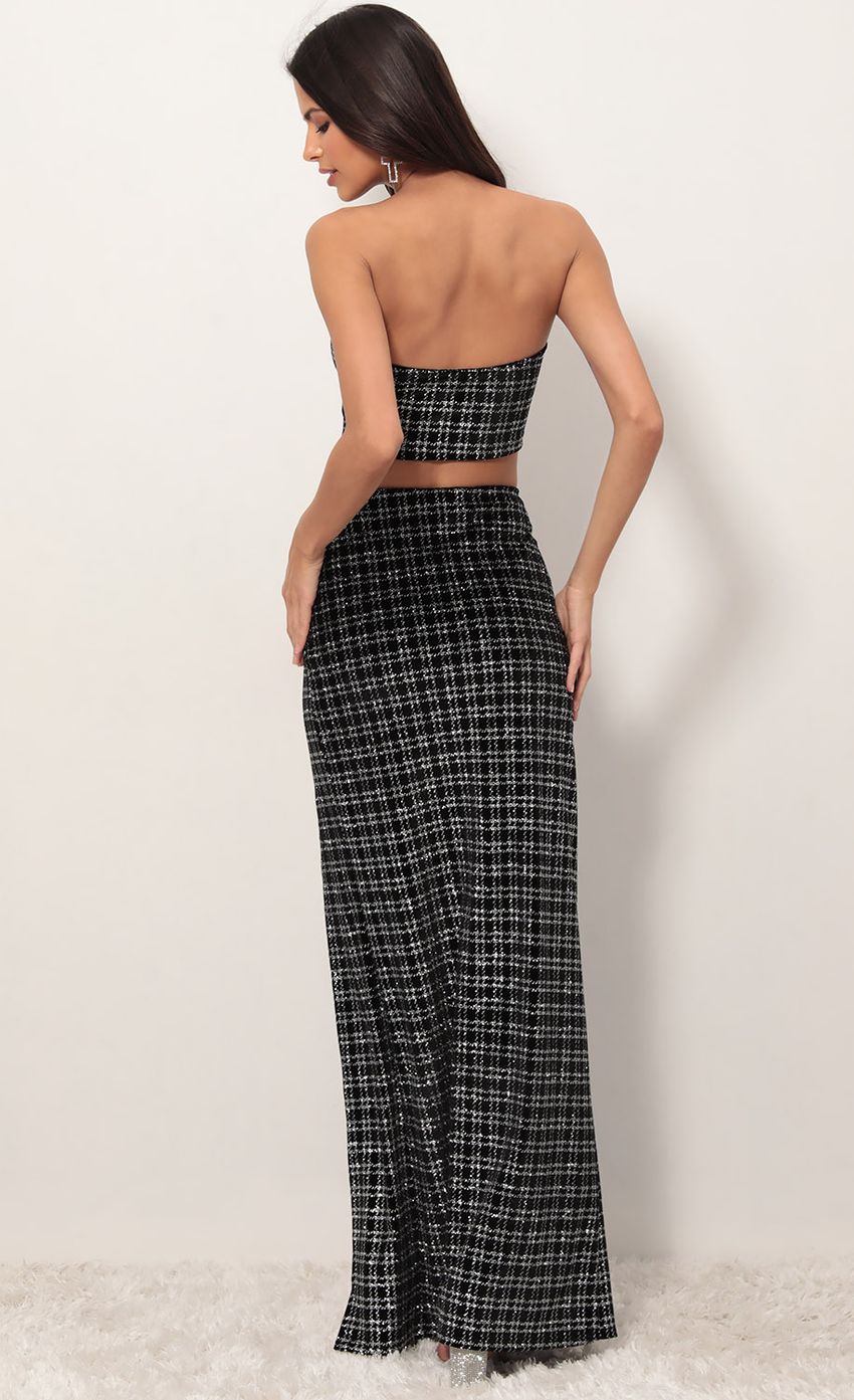 Picture Maclaine Edge Maxi Set in Black Shimmer. Source: https://media-img.lucyinthesky.com/data/Apr19_1/850xAUTO/781A0583.JPG