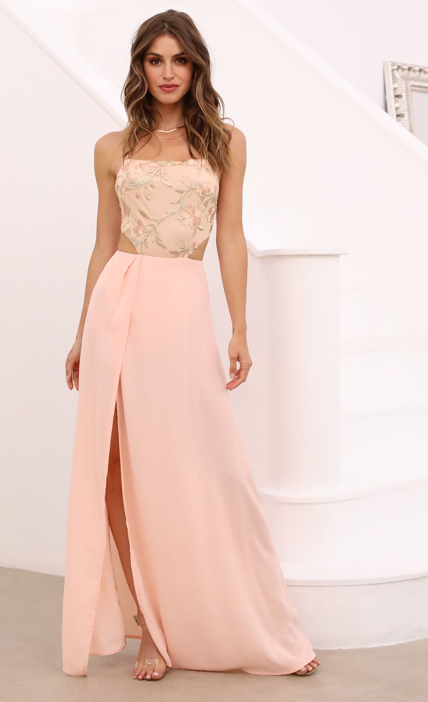 Picture Maxi In Peach. Source: https://media-img.lucyinthesky.com/data/Apr21_1/850xAUTO/1V9A3917.JPG