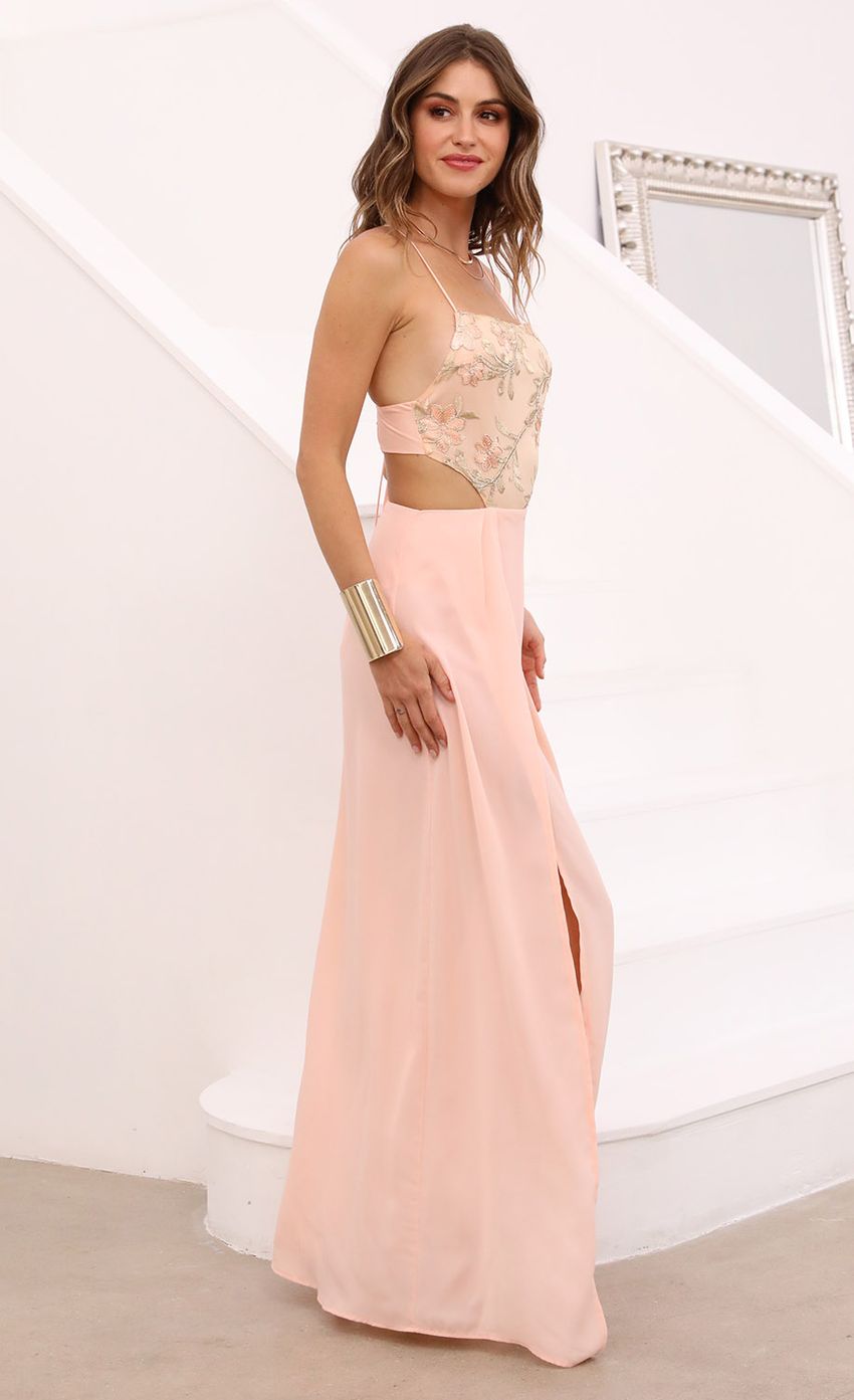 Picture Maxi In Peach. Source: https://media-img.lucyinthesky.com/data/Apr21_1/850xAUTO/1V9A3955.JPG