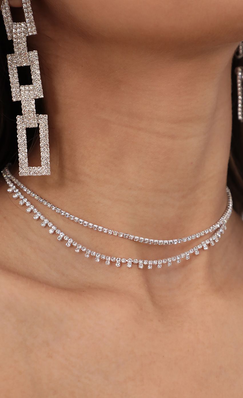 Picture Delicate Crystal Cut Choker. Source: https://media-img.lucyinthesky.com/data/Apr21_1/850xAUTO/AT2A3136.JPG