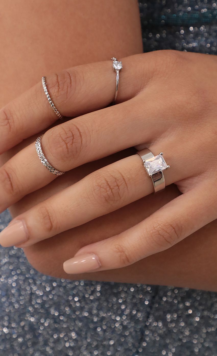 Picture Jules 5 Piece Ring Set. Source: https://media-img.lucyinthesky.com/data/Apr21_1/850xAUTO/AT2A5977.JPG