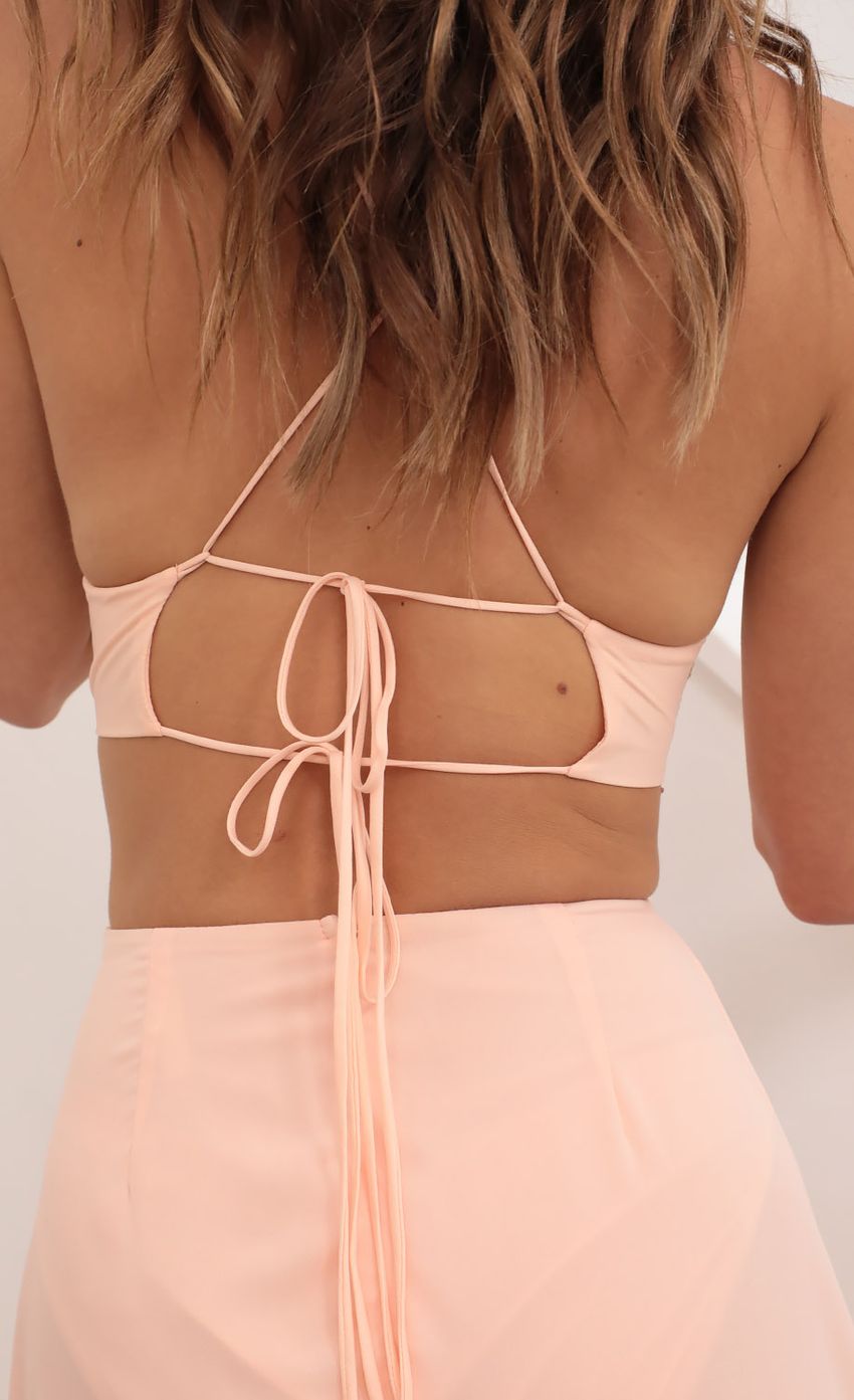 Picture Maxi In Peach. Source: https://media-img.lucyinthesky.com/data/Apr21_1/850xAUTO/AT2A6529.JPG