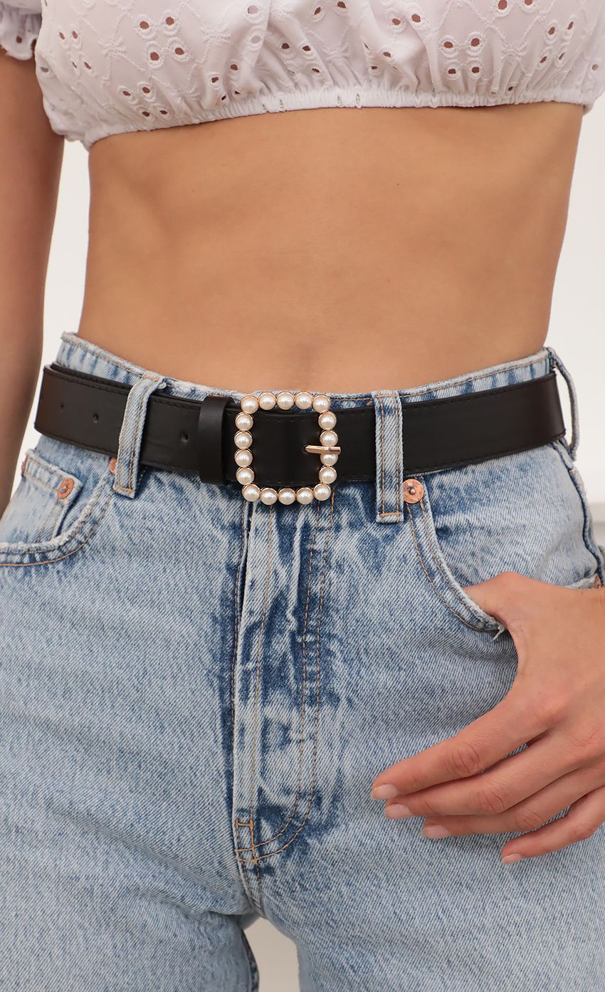 Picture Anina Pearl Belt. Source: https://media-img.lucyinthesky.com/data/Apr21_1/850xAUTO/AT2A8929.JPG