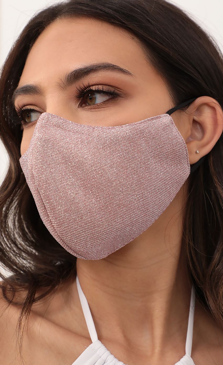 Picture Shimmer Face Mask in Pink. Source: https://media-img.lucyinthesky.com/data/Apr21_1/850xAUTO/AT2A9125.JPG