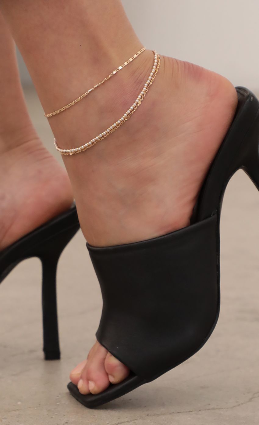 Picture Pearl Three Layer Anklet. Source: https://media-img.lucyinthesky.com/data/Apr21_1/850xAUTO/AT2A9182.JPG
