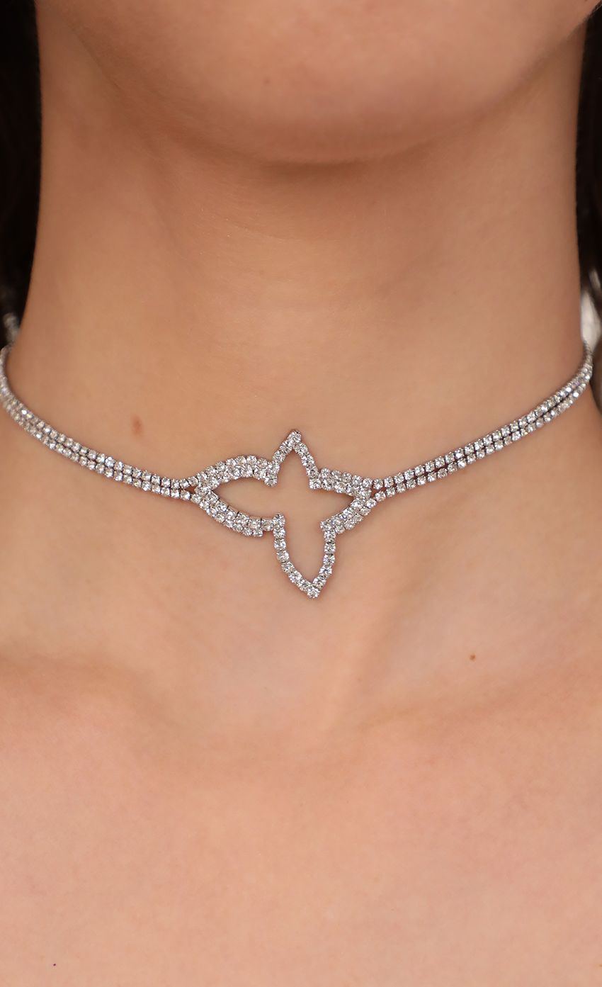 Picture Butterfly Tennis Choker. Source: https://media-img.lucyinthesky.com/data/Apr21_1/850xAUTO/AT2A9703.JPG