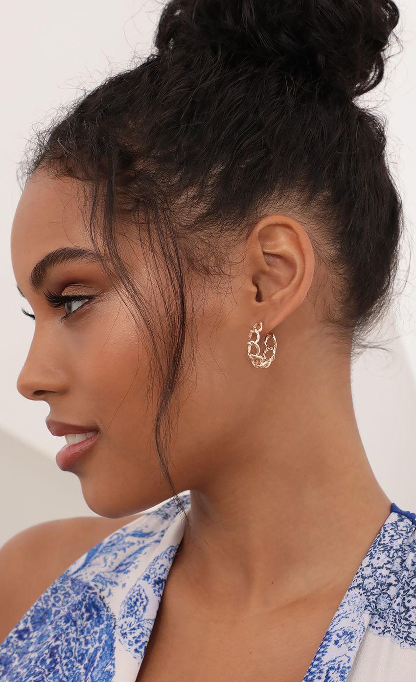 Picture 3 Set Gold Chain Earrings. Source: https://media-img.lucyinthesky.com/data/Apr21_2/850xAUTO/AT2A0410.JPG