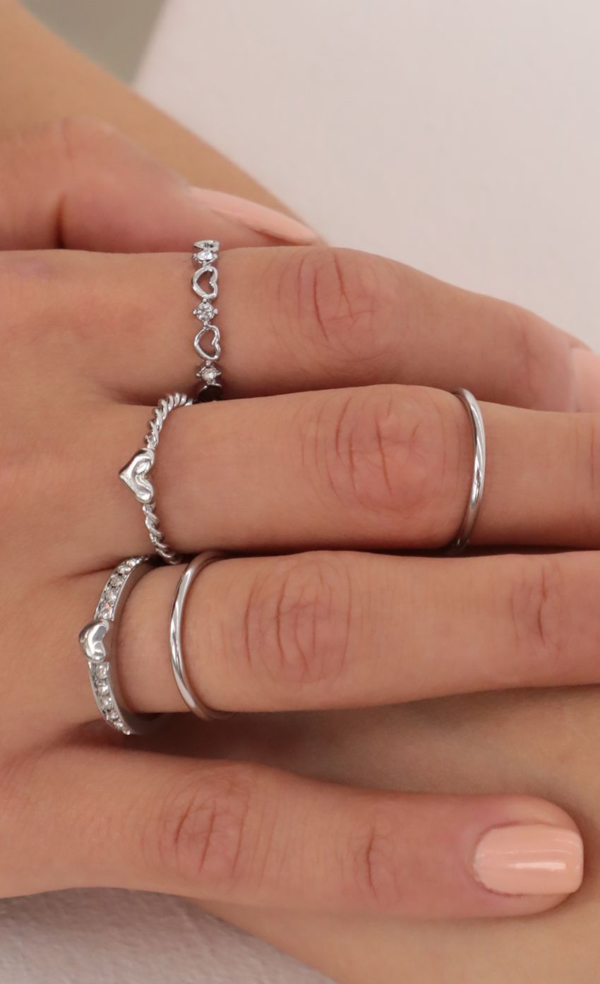 Picture Silver Sweetheart Ring Set. Source: https://media-img.lucyinthesky.com/data/Apr21_2/850xAUTO/AT2A1422.JPG