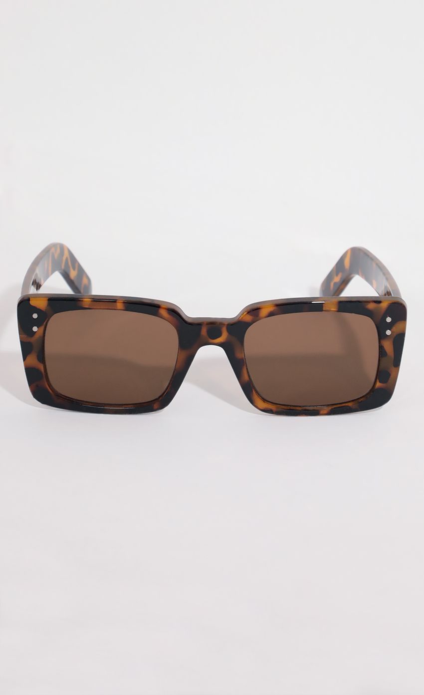 Picture Sunset Square Sunglasses In Brown Tortoiseshell. Source: https://media-img.lucyinthesky.com/data/Apr21_2/850xAUTO/AT2A2820.JPG