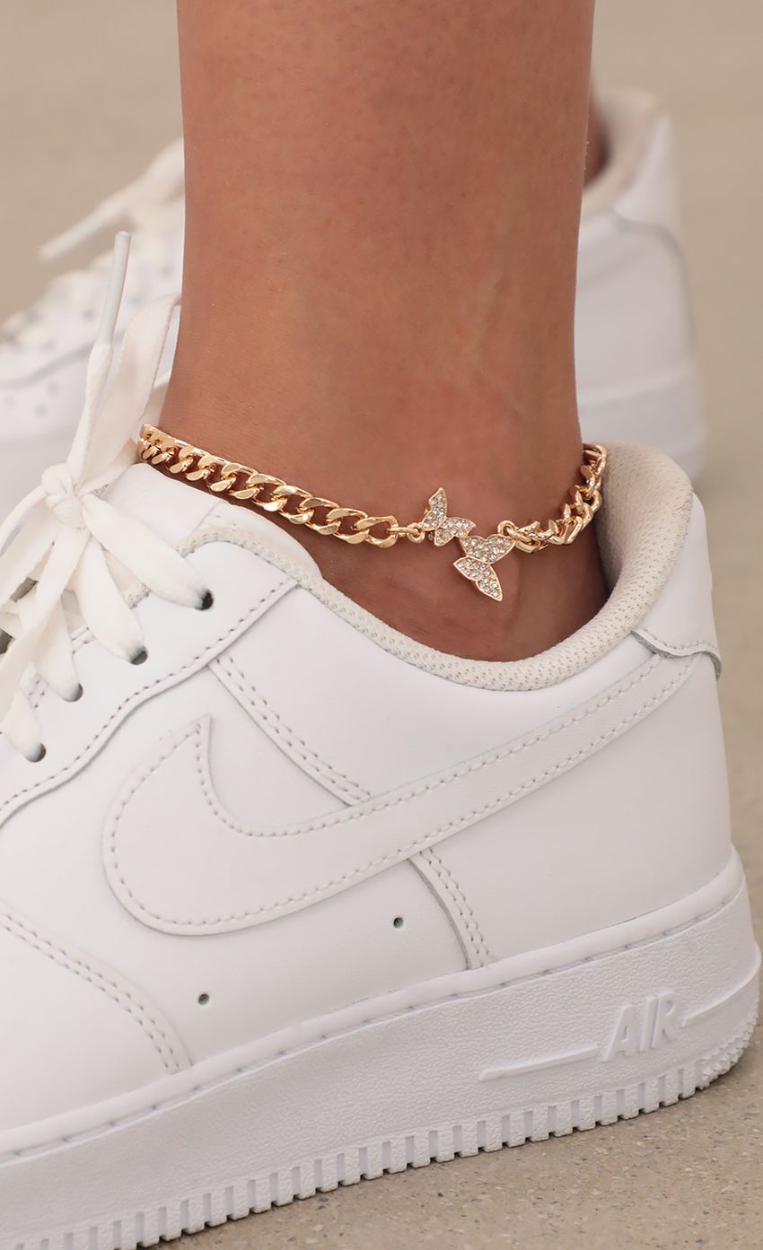 Picture Cuban Chain Anklet with Pave Butterflies. Source: https://media-img.lucyinthesky.com/data/Apr21_2/850xAUTO/AT2A3127.JPG