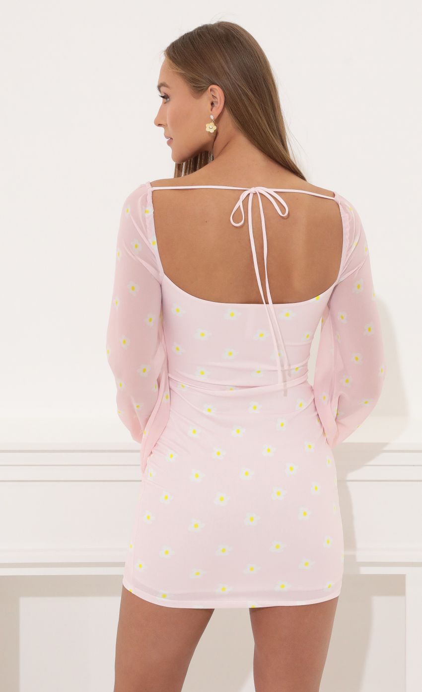 Picture Long Sleeve Dress in Pink Floral. Source: https://media-img.lucyinthesky.com/data/Apr22_2/850xAUTO/1V9A1791.JPG