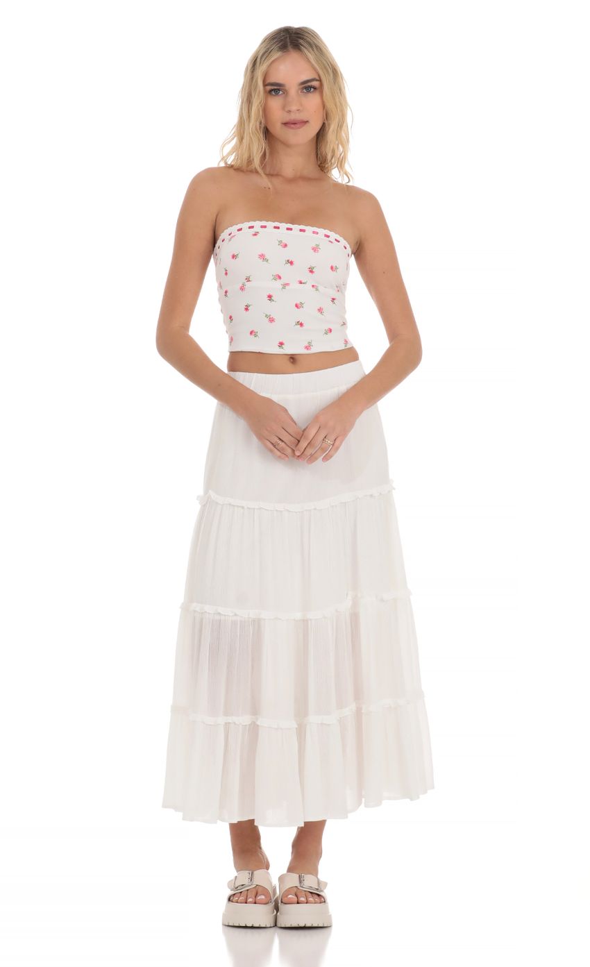 Picture Strapless Rose Top in White. Source: https://media-img.lucyinthesky.com/data/Apr24/850xAUTO/30c7513c-405d-408b-a739-0b2ecbcd6a1d.jpg
