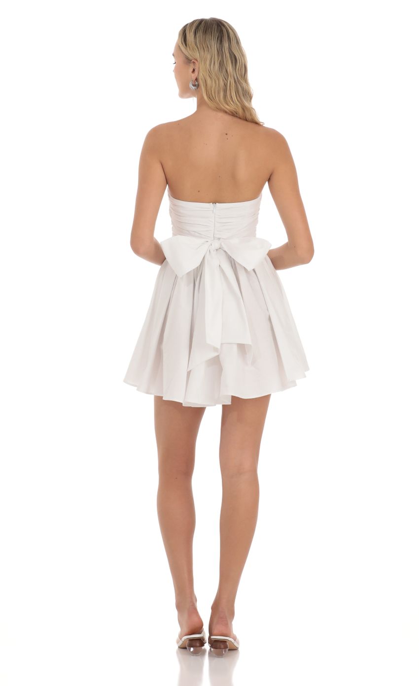 Picture Strapless A-line Dress in White. Source: https://media-img.lucyinthesky.com/data/Apr24/850xAUTO/3c6de318-5037-41aa-8d21-9d4063374f21.jpg