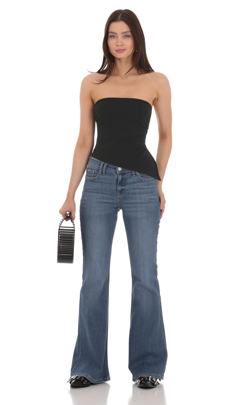 Picture Strapless Side Slit Top in Black. Source: https://media-img.lucyinthesky.com/data/Apr24/850xAUTO/3fc4f067-e238-476f-8367-f69f5d6f657b.jpg