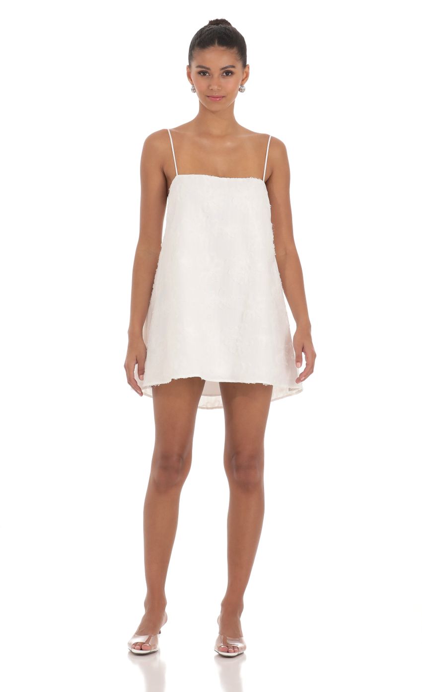 Picture Textured Shift Dress in White. Source: https://media-img.lucyinthesky.com/data/Apr24/850xAUTO/5921eb50-ee5d-4f99-9d6d-61ca16827aa3.jpg