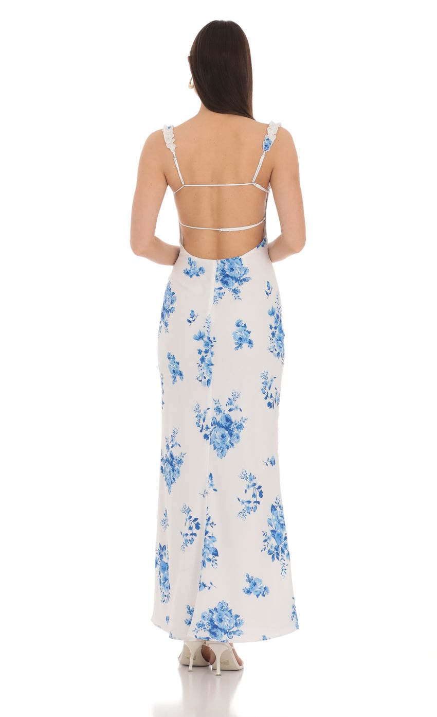 Picture Square Neck Floral Maxi Dress in White. Source: https://media-img.lucyinthesky.com/data/Apr24/850xAUTO/66691f36-2a28-4542-a346-3ea99a724518.jpg