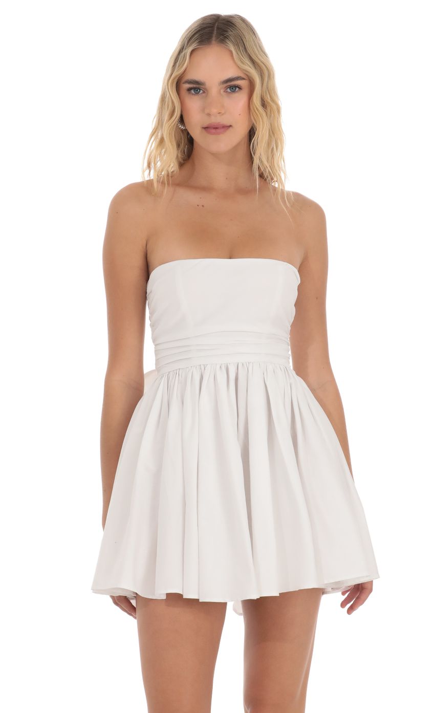 Picture Strapless A-line Dress in White. Source: https://media-img.lucyinthesky.com/data/Apr24/850xAUTO/68af6353-b8c4-4144-80ec-6fbf48723b5d.jpg
