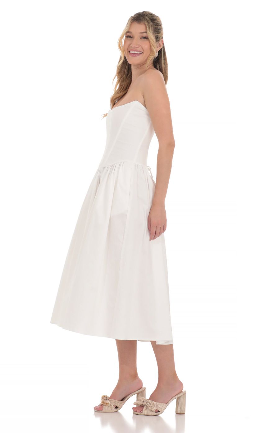 Picture Strapless Corset Midi Dress in White. Source: https://media-img.lucyinthesky.com/data/Apr24/850xAUTO/fc8de209-dc11-45fd-99a2-875a57763e41.jpg