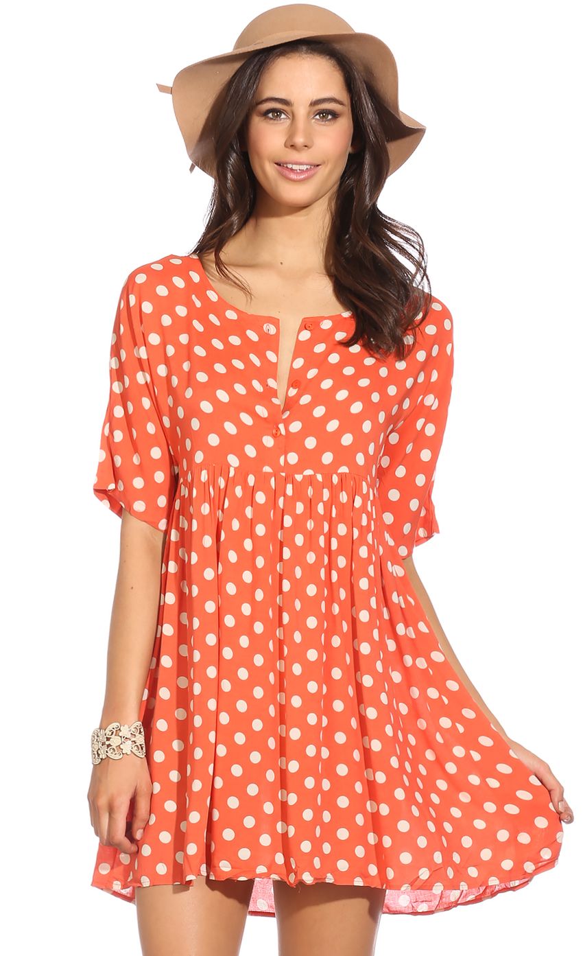 Picture SPOT ON DRESS. Source: https://media-img.lucyinthesky.com/data/Aug14_1/850xAUTO/0Y5A0118.JPG