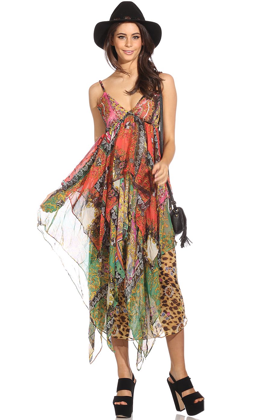 Picture BOHO AT HEART DRESS. Source: https://media-img.lucyinthesky.com/data/Aug14_1/850xAUTO/0Y5A0908F.JPG