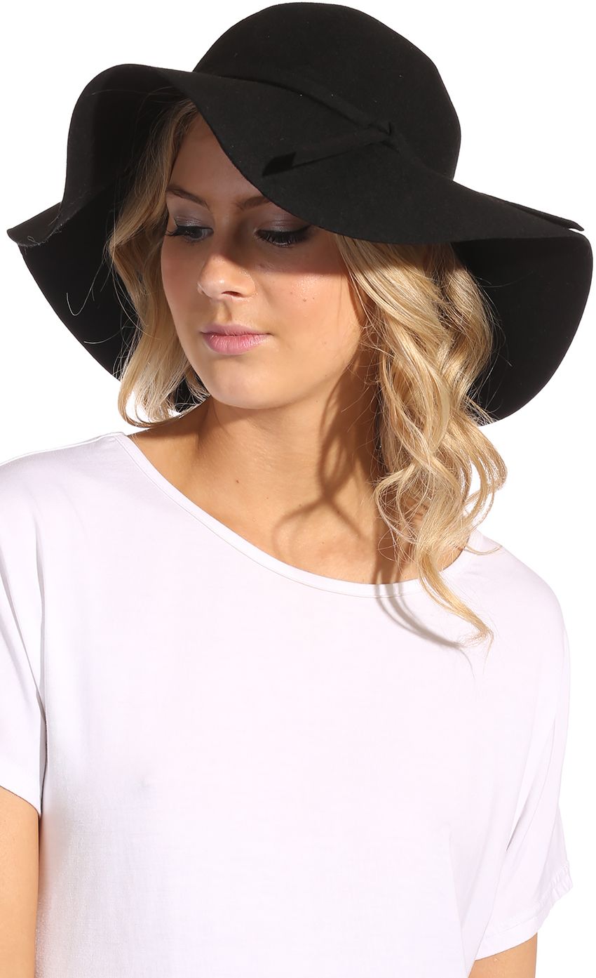 Picture TOP IT OFF HAT IN BLACK. Source: https://media-img.lucyinthesky.com/data/Aug14_2/850xAUTO/0Y5A1396.JPG