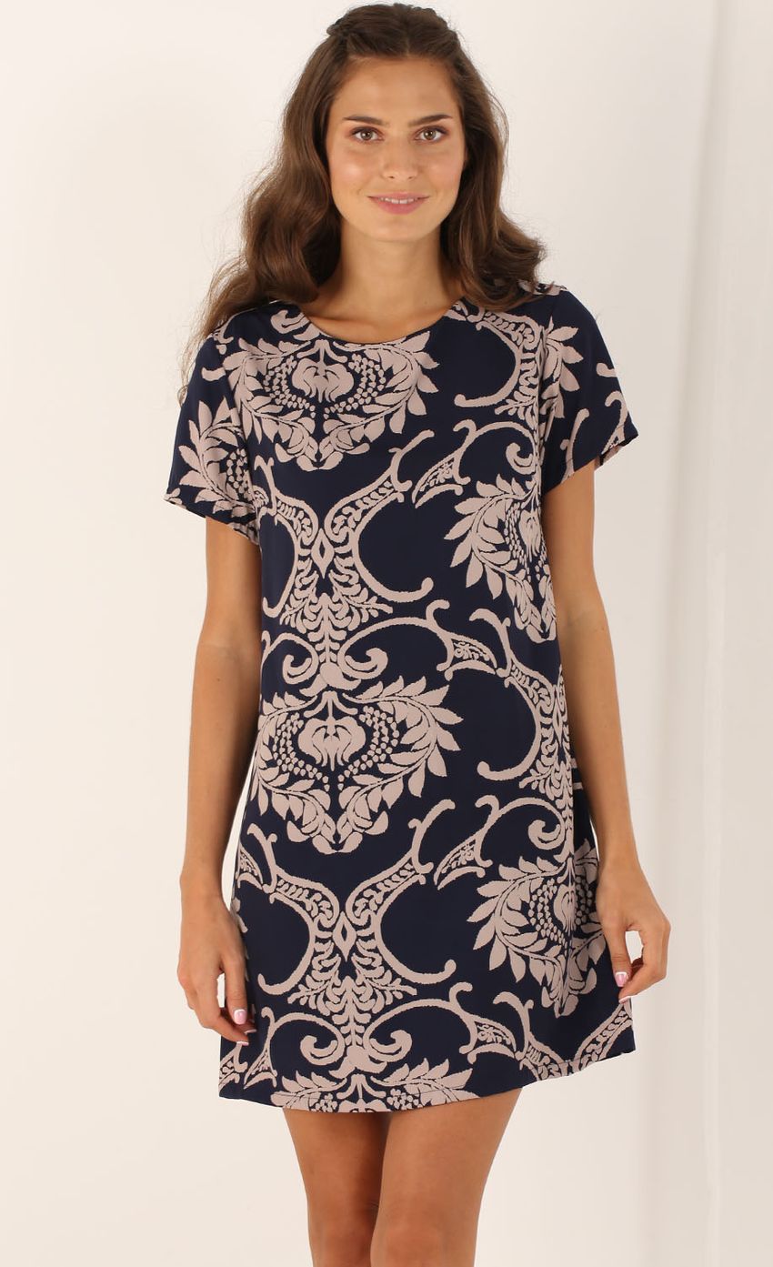 Picture Art Deco Shift Dress in Navy. Source: https://media-img.lucyinthesky.com/data/Aug15_2/850xAUTO/0Y5A2531.JPG