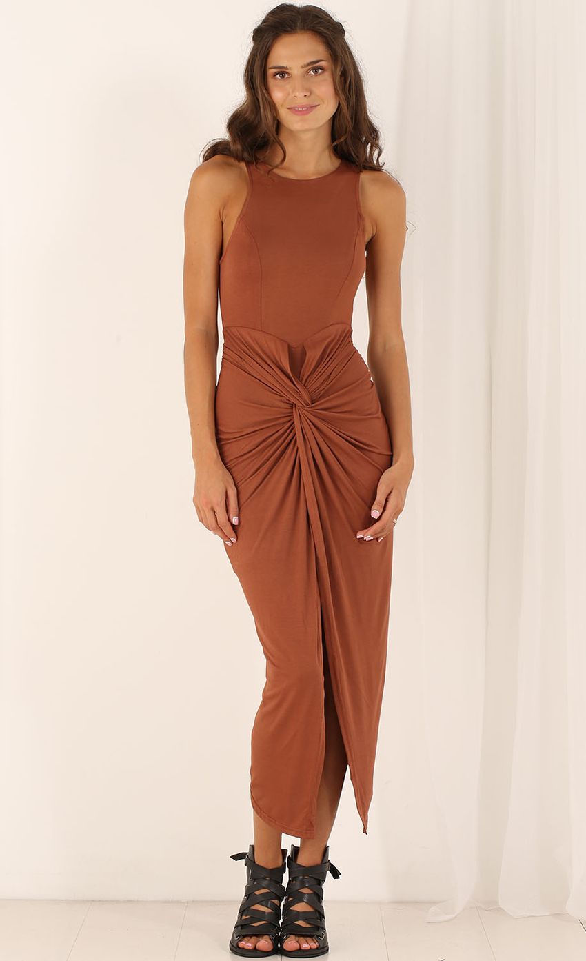 Picture Bunched Waist Maxi Dress. Source: https://media-img.lucyinthesky.com/data/Aug15_2/850xAUTO/0Y5A4009.JPG