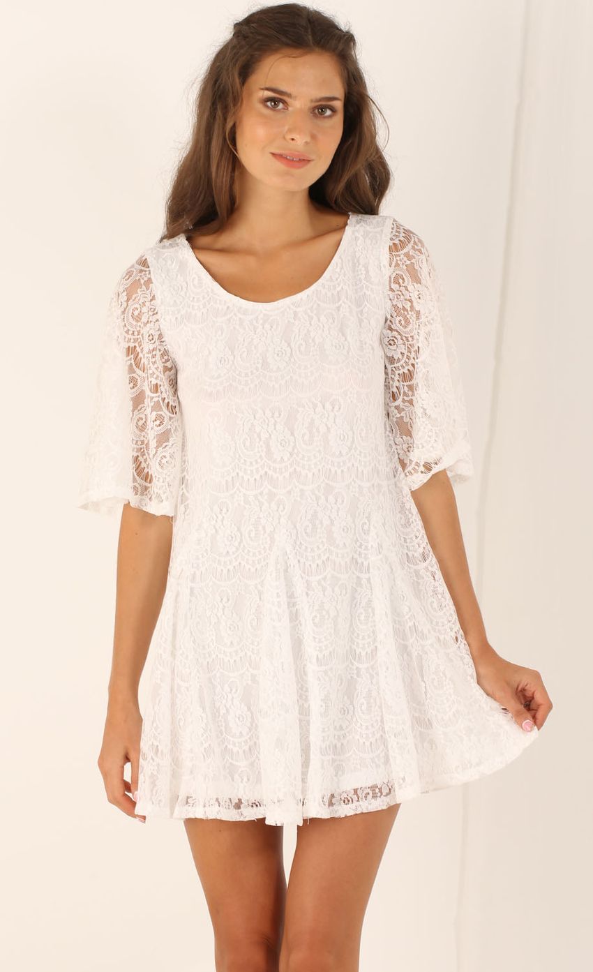 Picture Pleated Lace Dress. Source: https://media-img.lucyinthesky.com/data/Aug15_2/850xAUTO/0Y5A6355.JPG