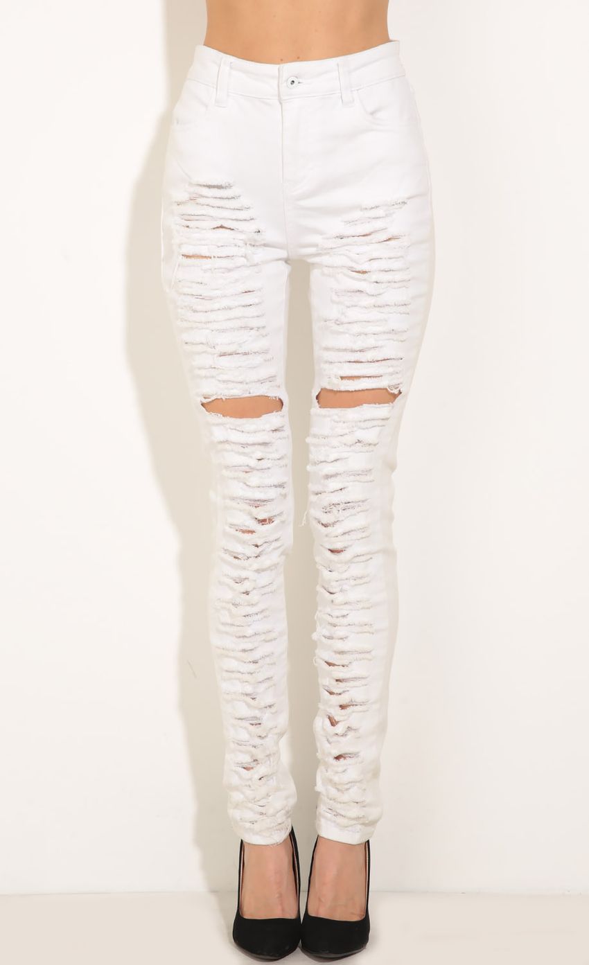 Picture High Waisted Destroyed Jeans In White. Source: https://media-img.lucyinthesky.com/data/Aug16_1/850xAUTO/0Y5A1479.JPG