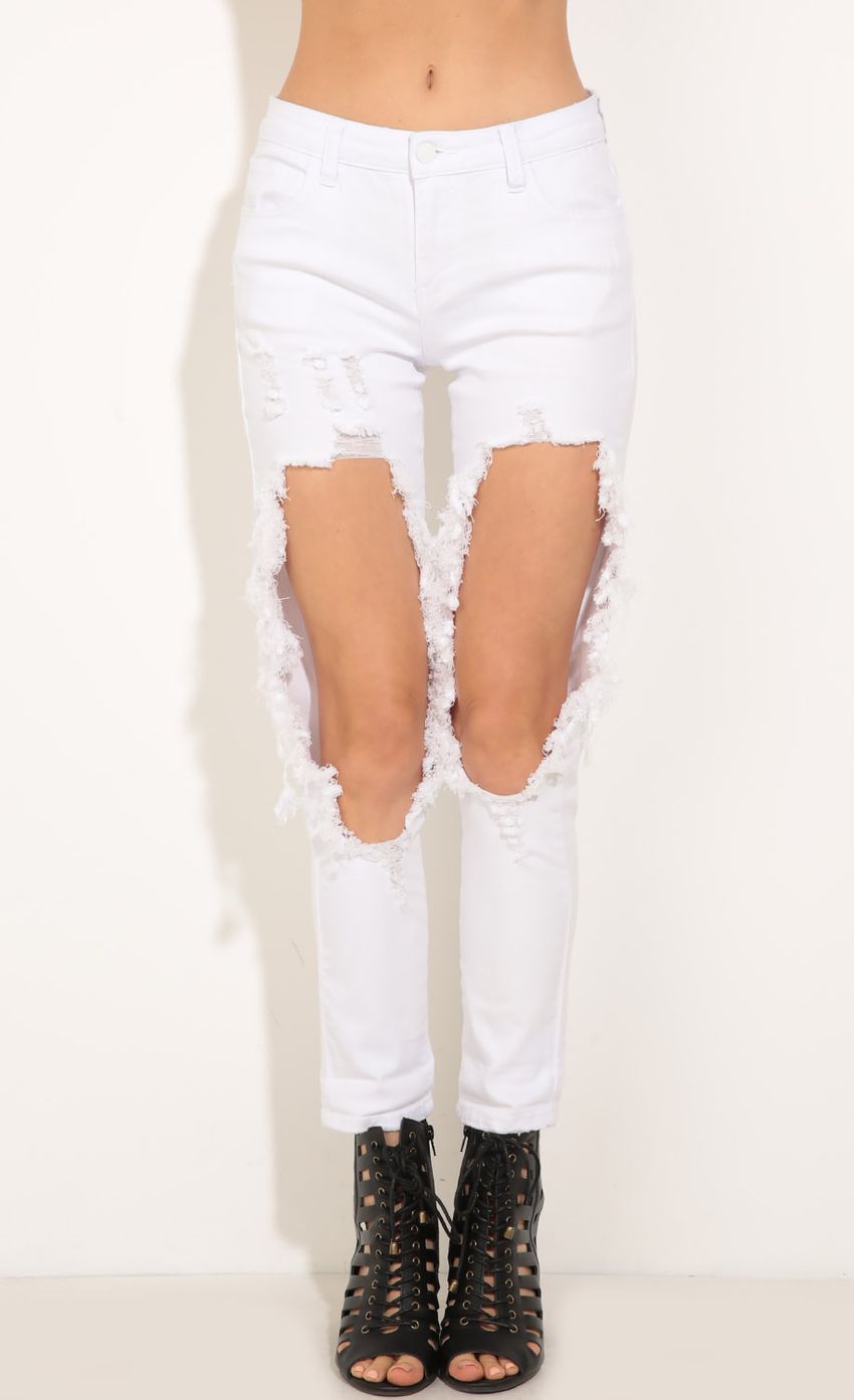 Picture Distressed Jeans In White. Source: https://media-img.lucyinthesky.com/data/Aug16_1/850xAUTO/0Y5A2417.JPG