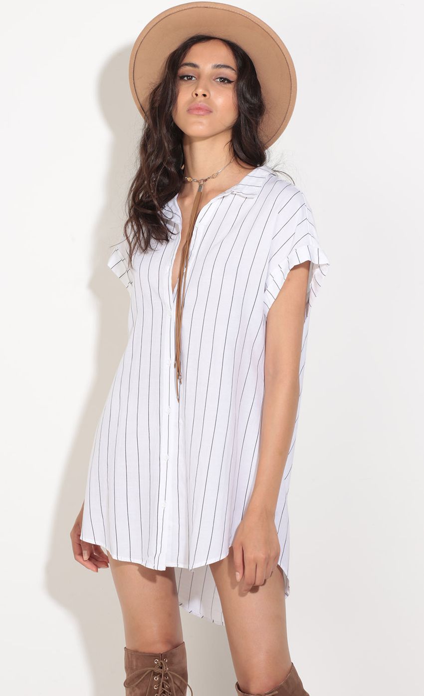 Picture Stripped Button-Up Top In White And Black. Source: https://media-img.lucyinthesky.com/data/Aug16_1/850xAUTO/0Y5A4526.JPG