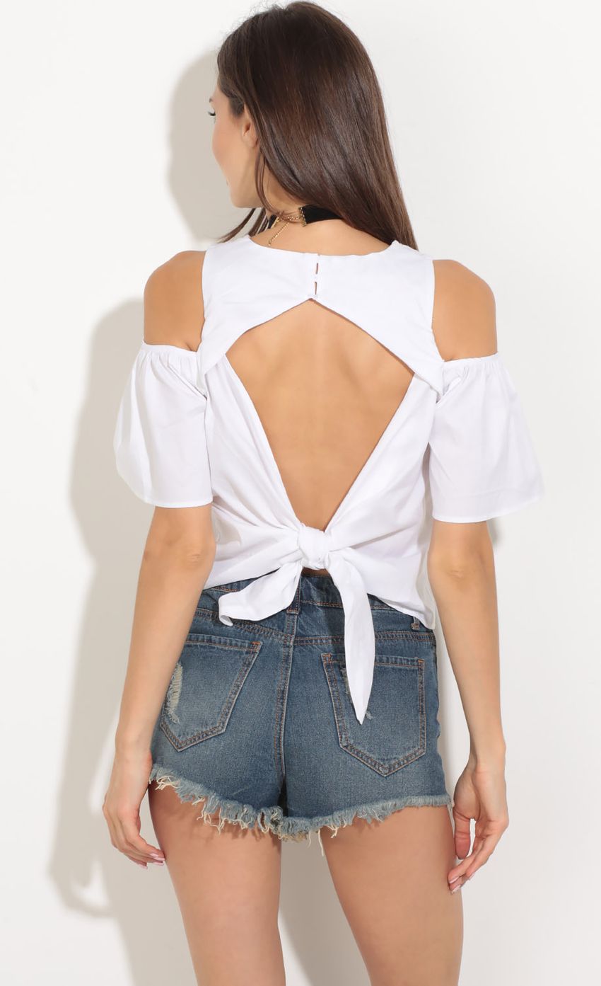 Picture Tie-Back Top In White. Source: https://media-img.lucyinthesky.com/data/Aug16_2/850xAUTO/0Y5A4806.JPG