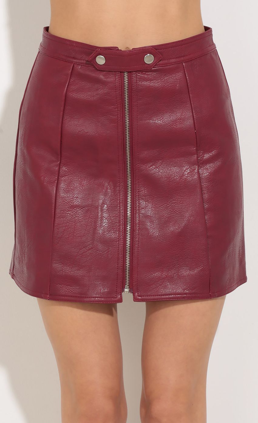 Picture PU Leather Skirt In Burgundy. Source: https://media-img.lucyinthesky.com/data/Aug16_2/850xAUTO/0Y5A6453.JPG