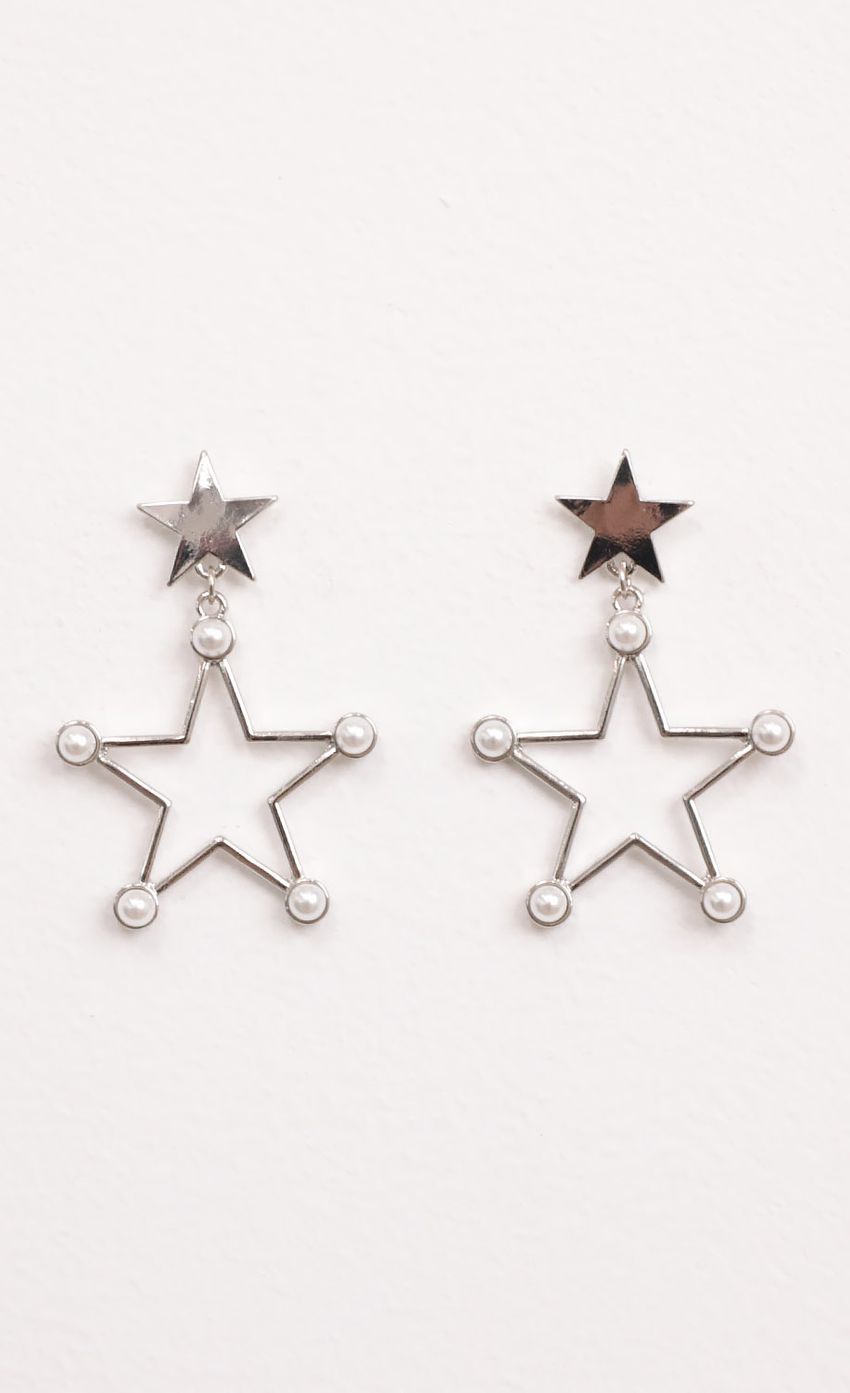 Picture She's All That Star Earrings in Silver. Source: https://media-img.lucyinthesky.com/data/Aug20_2/850xAUTO/781A8134.JPG