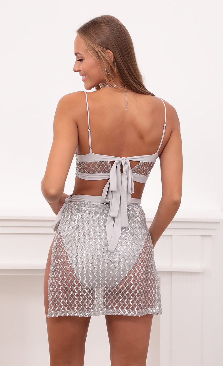 Picture Glitter Mesh Set in Silver. Source: https://media-img.lucyinthesky.com/data/Aug21_1/850xAUTO/1V9A9591.JPG