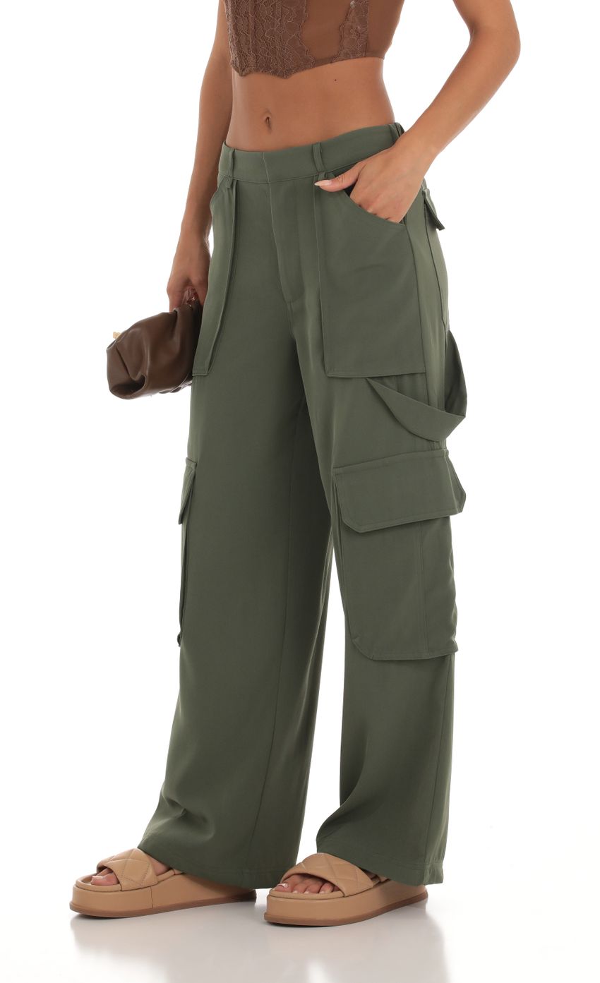 Picture Cargo Pants in Green. Source: https://media-img.lucyinthesky.com/data/Aug23/850xAUTO/c760a6fe-94c7-4b9d-9c6c-a2e5437f9fe9.jpg