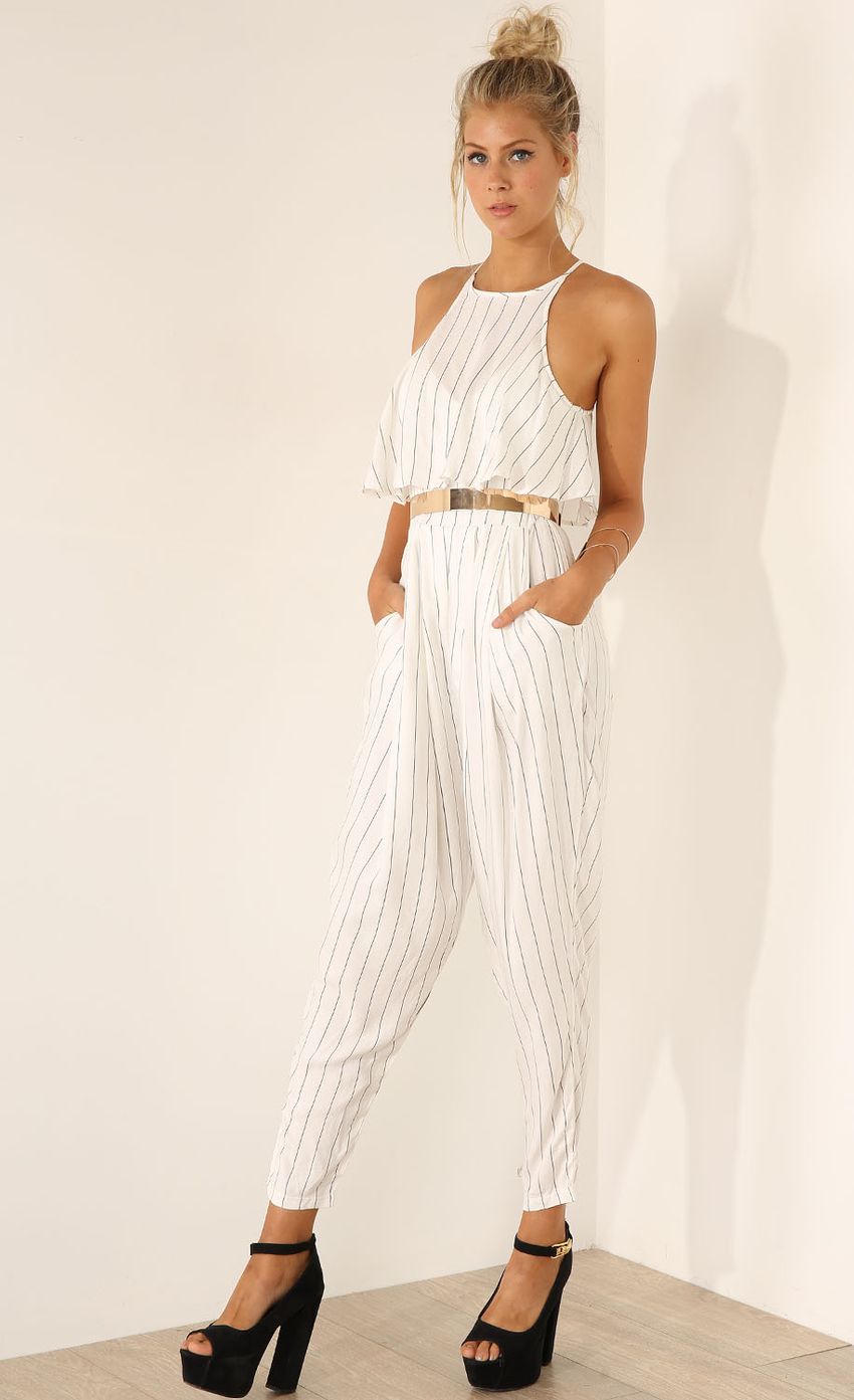 Picture MILES AN HOUR JUMPSUIT. Source: https://media-img.lucyinthesky.com/data/Dec14_2/850xAUTO/0Y5A1447.JPG