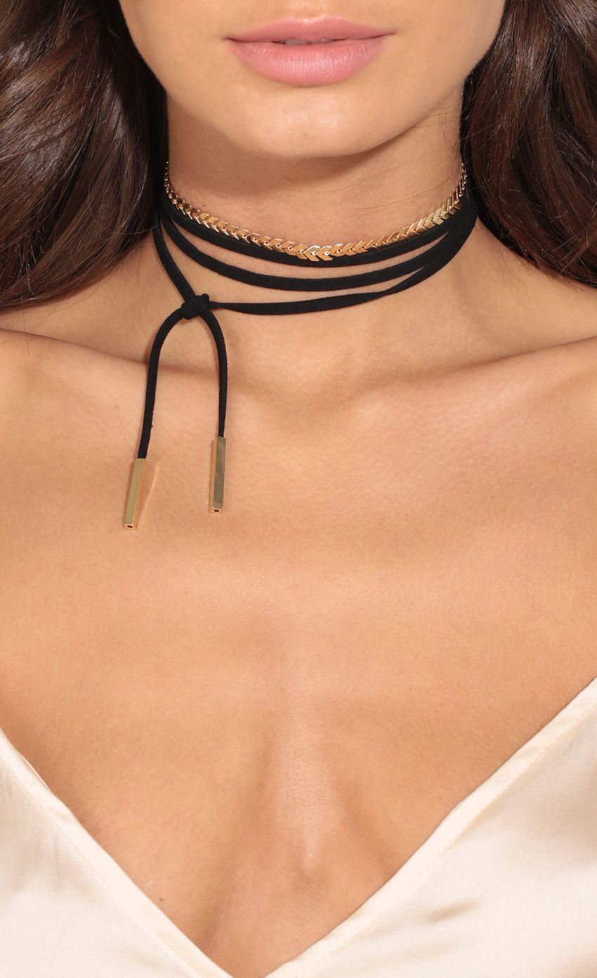 Picture Tie-up Choker Set. Source: https://media-img.lucyinthesky.com/data/Dec16_2/850xAUTO/0Y5A8236.JPG
