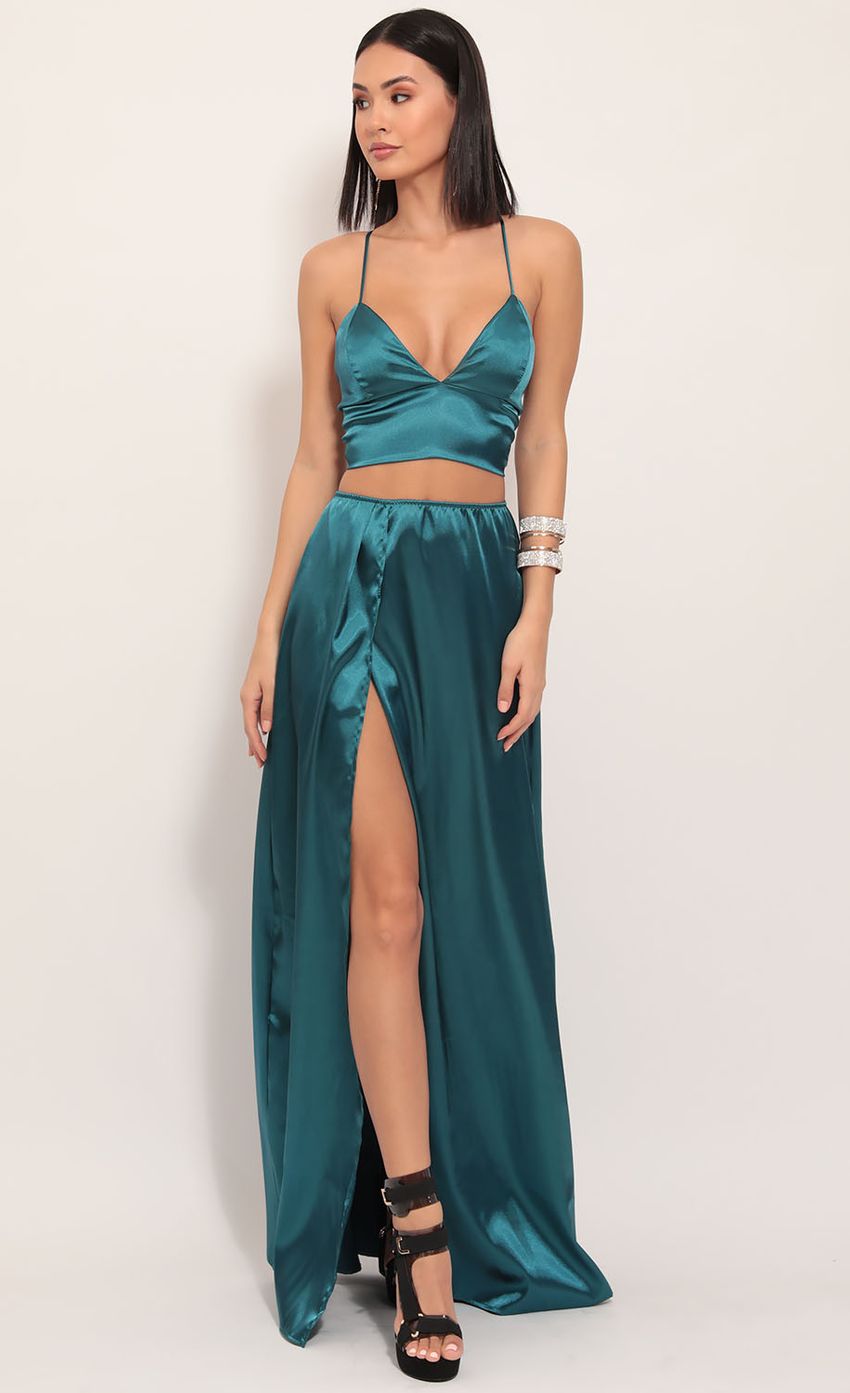 Picture Madeline Satin Maxi Set in Teal. Source: https://media-img.lucyinthesky.com/data/Dec19_1/850xAUTO/781A1574.JPG