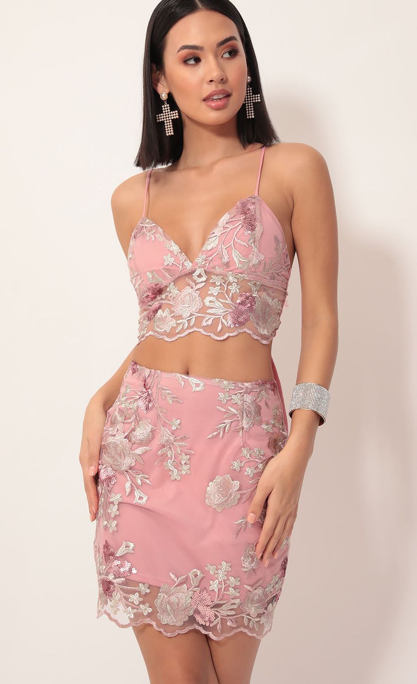 Picture Maui Sequin Lace Set In Mauve. Source: https://media-img.lucyinthesky.com/data/Dec19_1/850xAUTO/781A2819.JPG