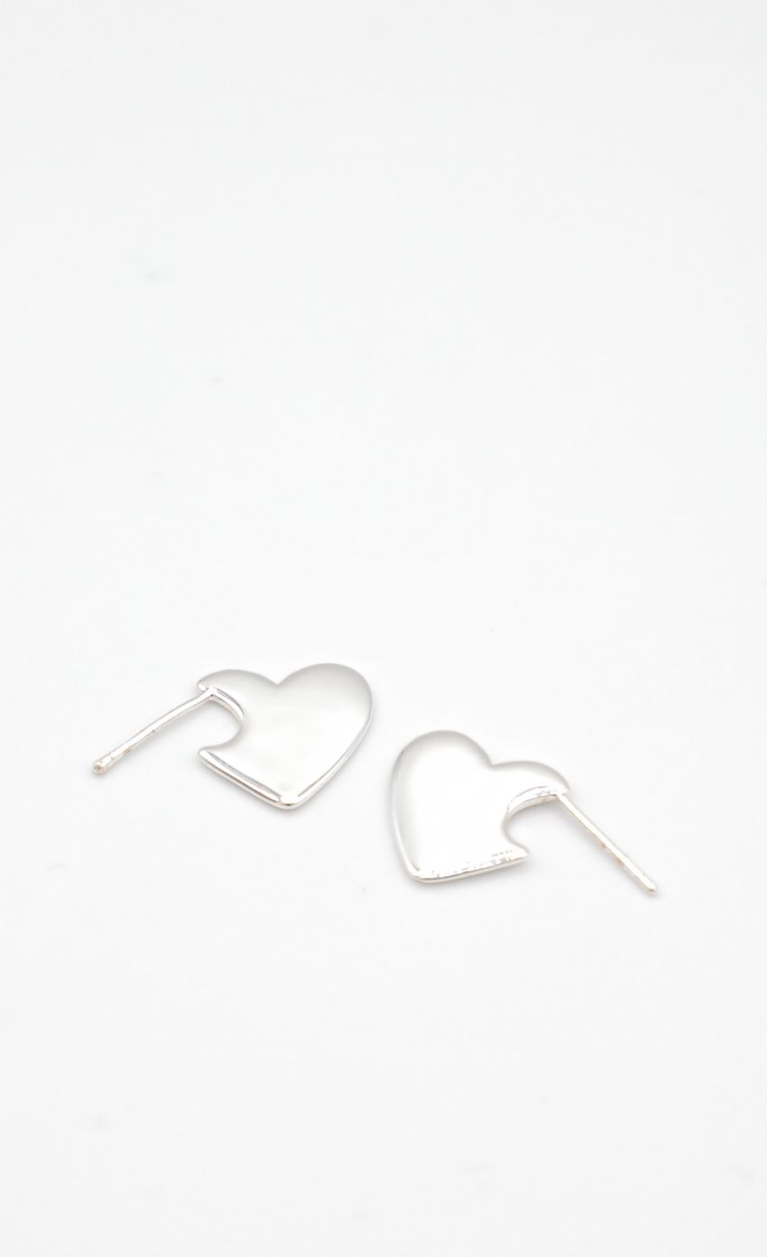 Picture Shes A Heartbreaker Earring Set In Silver. Source: https://media-img.lucyinthesky.com/data/Dec21_1/850xAUTO/1J7A9128.JPG